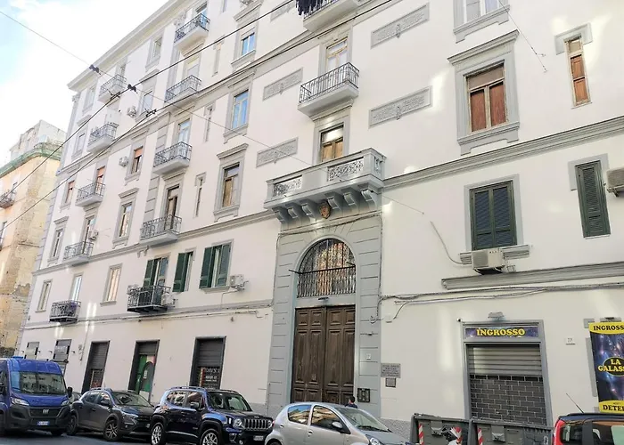 Emme Oda ve Kahvaltı