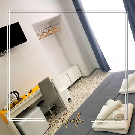 Emme Oda ve Kahvaltı 3*